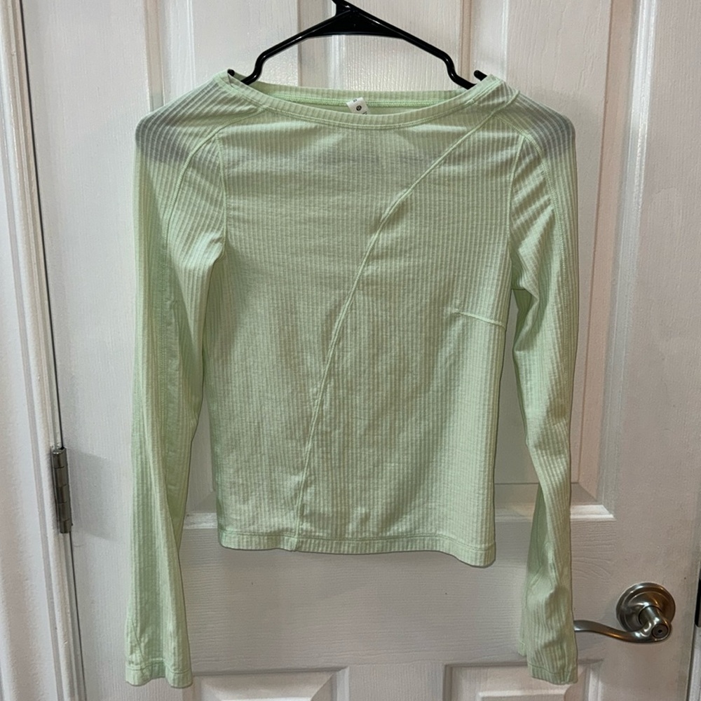 Light green wide shoulder lululemon long sleeve
